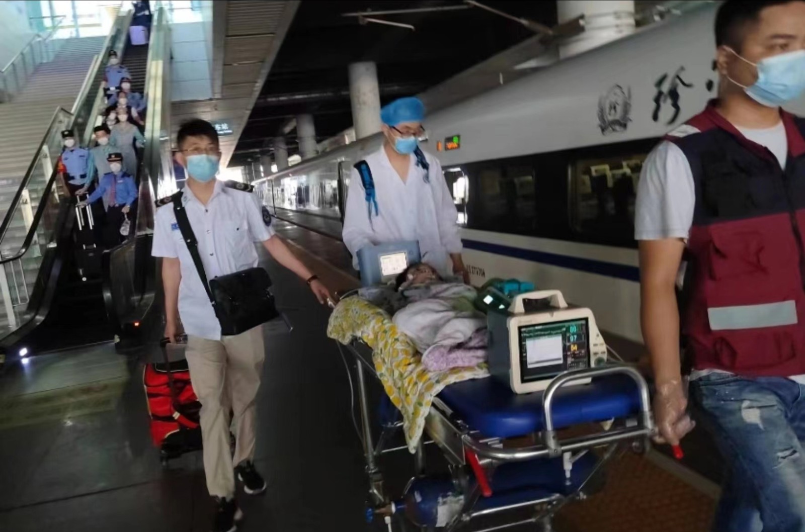 东台市高铁转运公司